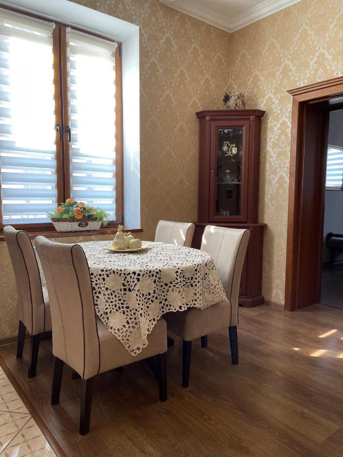 Apartment On Franka Lviv Eksteriør bilde